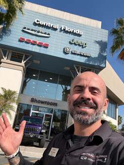 David Amaral na concessionária em Orlando